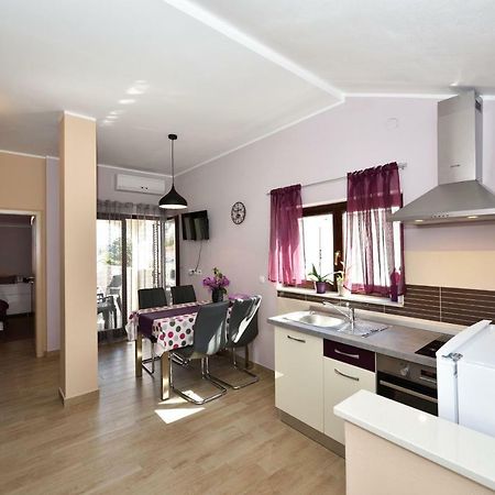Apartments Lavanda - Free Parking And Grill เยเซรา ภายนอก รูปภาพ
