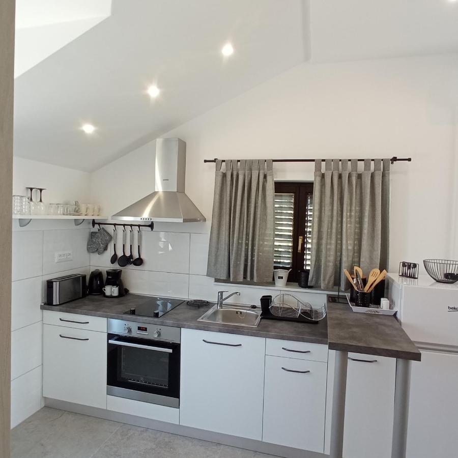 Apartments Lavanda - Free Parking And Grill เยเซรา ภายนอก รูปภาพ