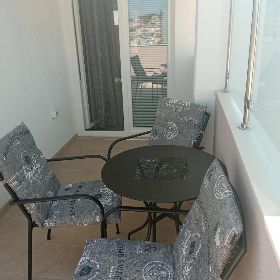 Apartments Lavanda - Free Parking And Grill เยเซรา ภายนอก รูปภาพ