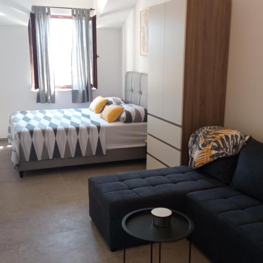 Apartments Lavanda - Free Parking And Grill เยเซรา ภายนอก รูปภาพ
