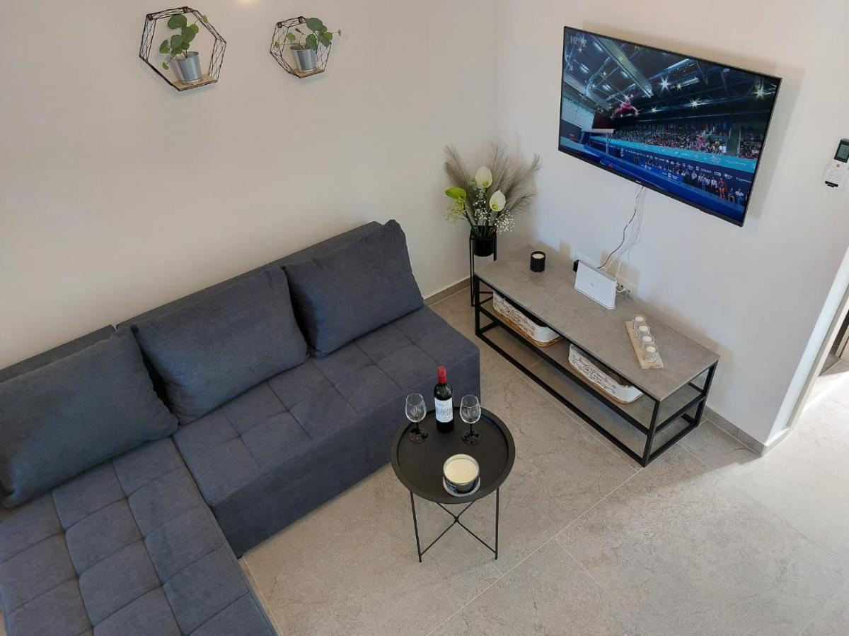 Apartments Lavanda - Free Parking And Grill เยเซรา ภายนอก รูปภาพ