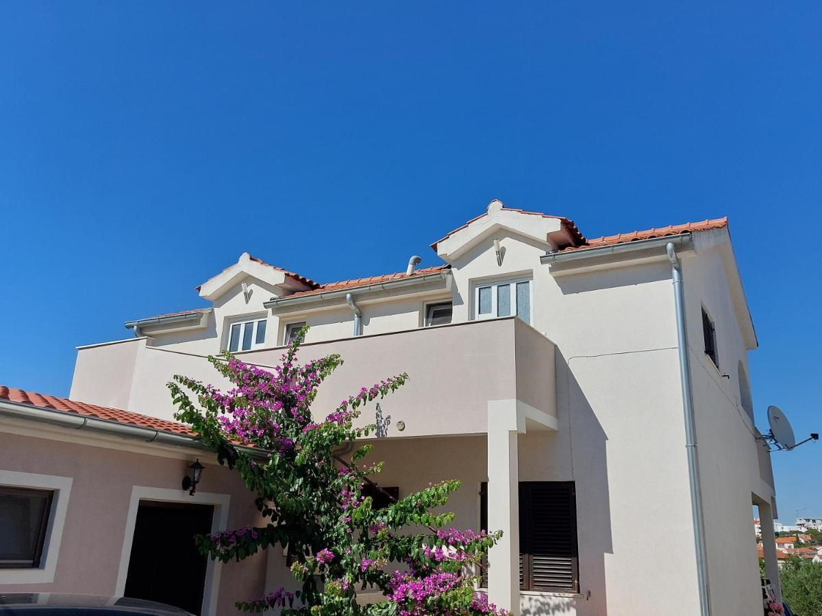 Apartments Lavanda - Free Parking And Grill เยเซรา ภายนอก รูปภาพ