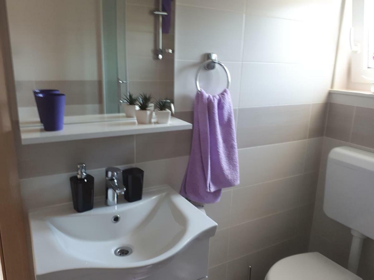 Apartments Lavanda - Free Parking And Grill เยเซรา ภายนอก รูปภาพ