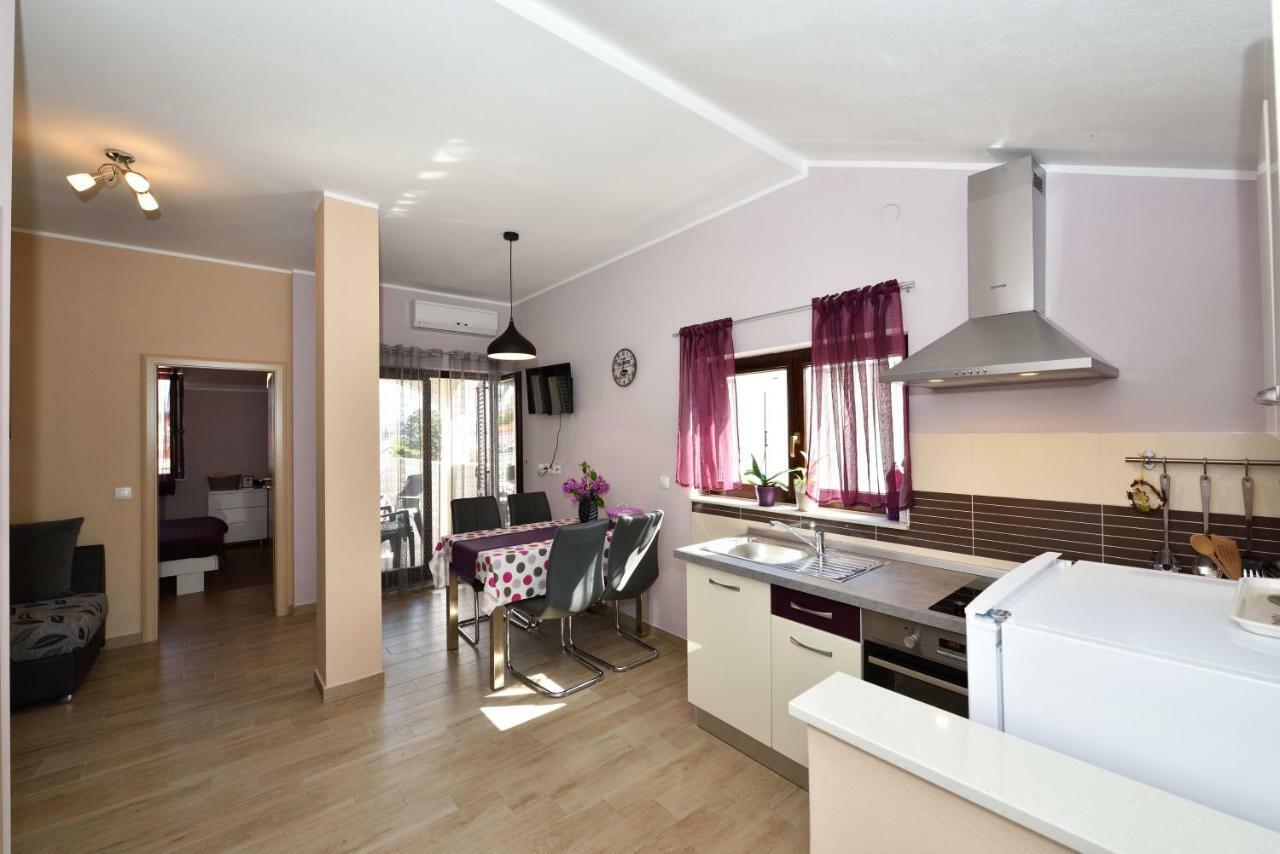Apartments Lavanda - Free Parking And Grill เยเซรา ภายนอก รูปภาพ