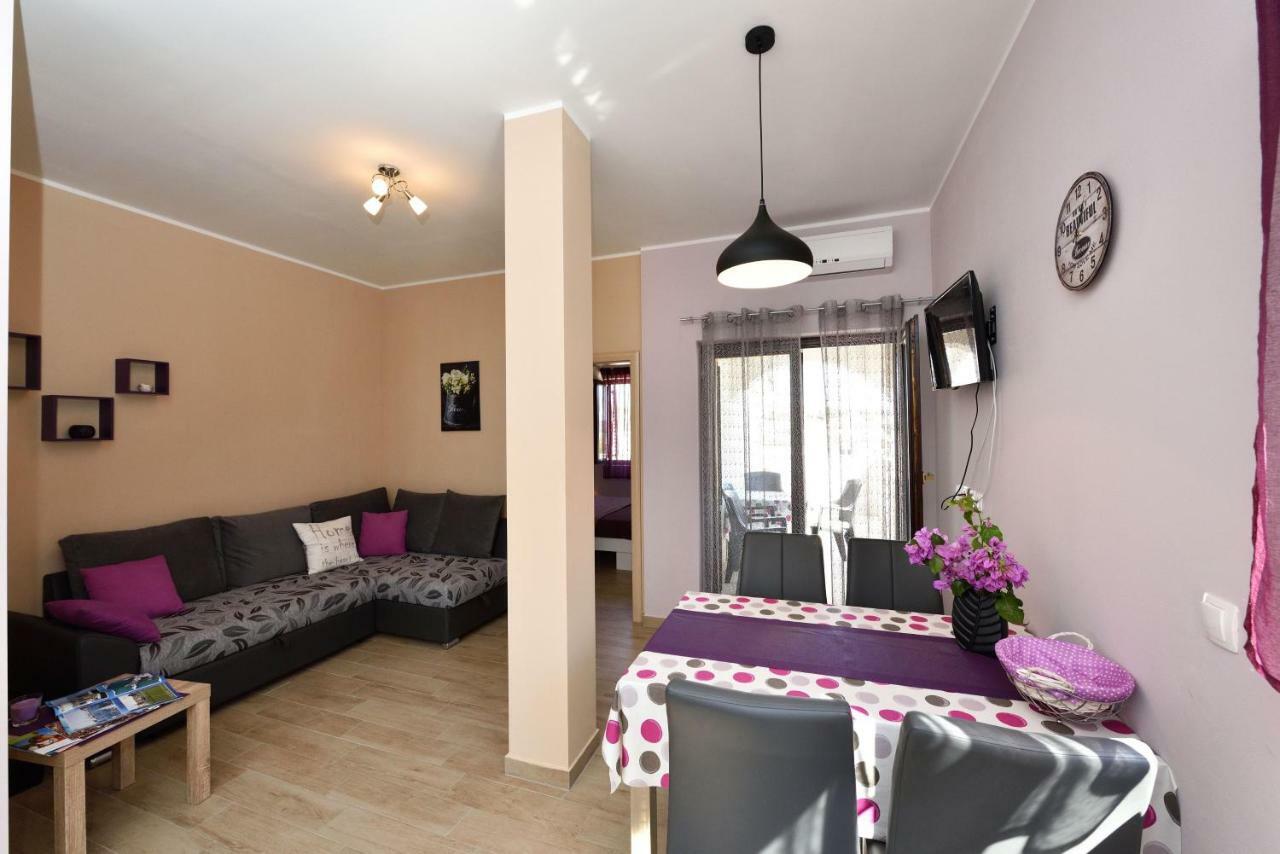 Apartments Lavanda - Free Parking And Grill เยเซรา ภายนอก รูปภาพ
